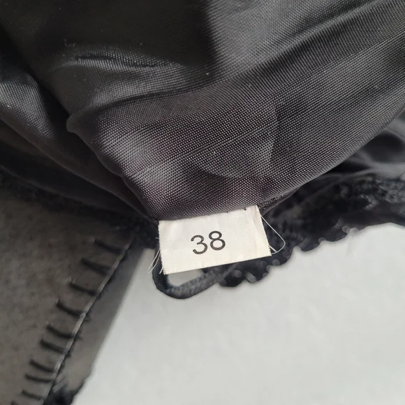 Vintage Black Suede Patchwork Miniskirt With Crochet Lace Trim 70s Boho 38 EU 6 - Picture 14 of 15